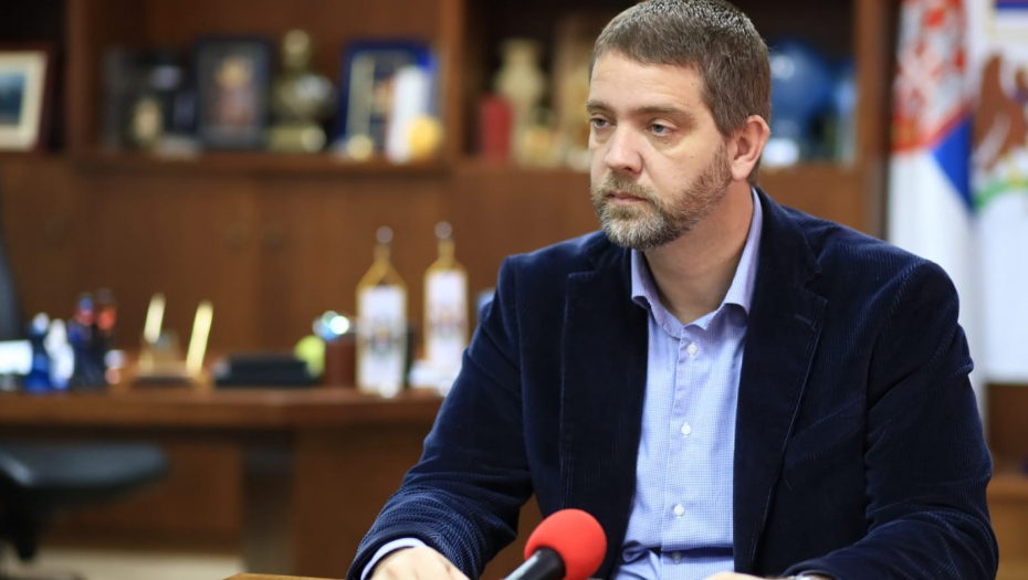 Gradonačelnik Kragujevca Nikola Dašić osudio ponašanje opozicije u Skupštini Srbije