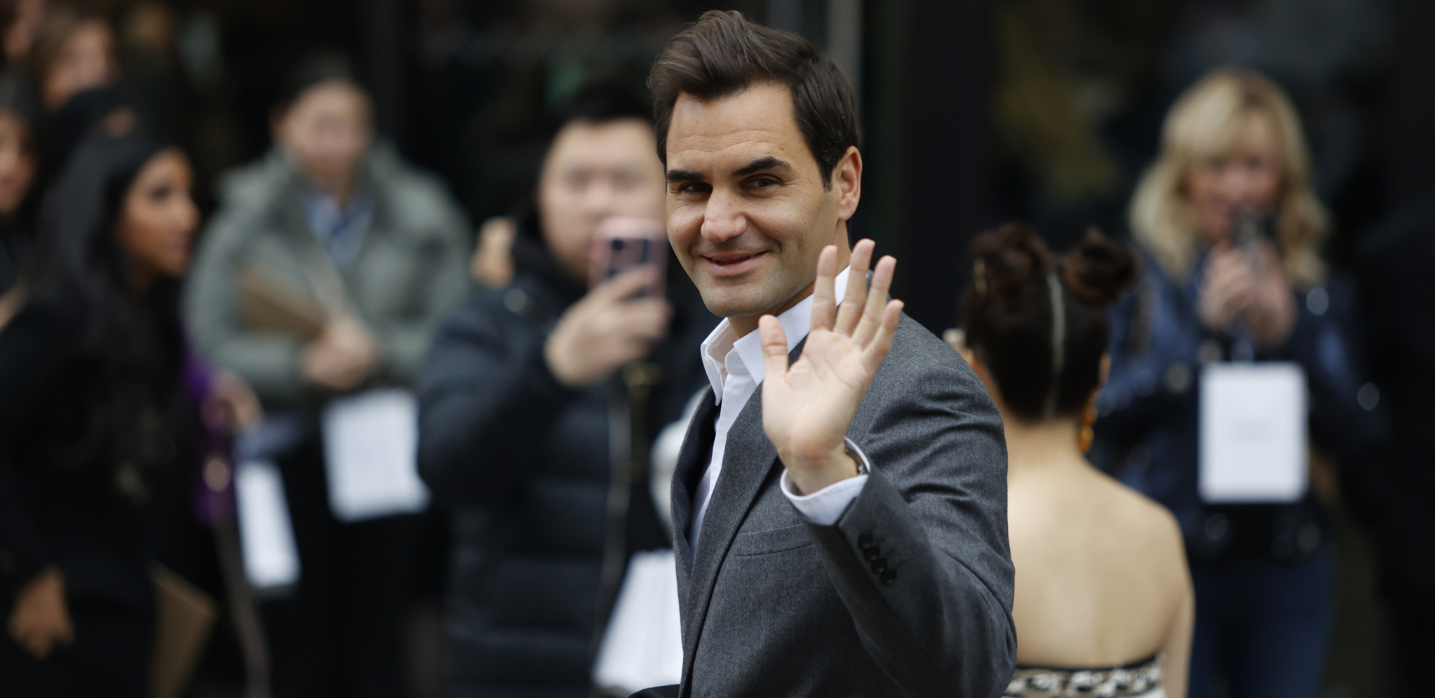 BOMBA S ALPA Federer više nije prvi u Švajcarskoj, smenila ga... AUU KAKVA FUDBALERKA!