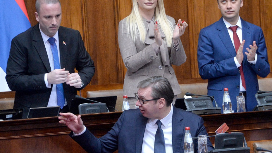"TEBI JE KURTI ŠEF!" Vučić žestoko odgovorio Kamberiju!
