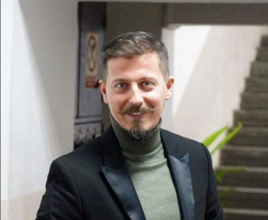 PEVAČ ZVEZDA GRANDA IZVEO SUPRUGU IZ PORODILIŠTA Tokom trudnoće prošla kroz brojne probleme: Dva meseca sam ležala u bolnici!