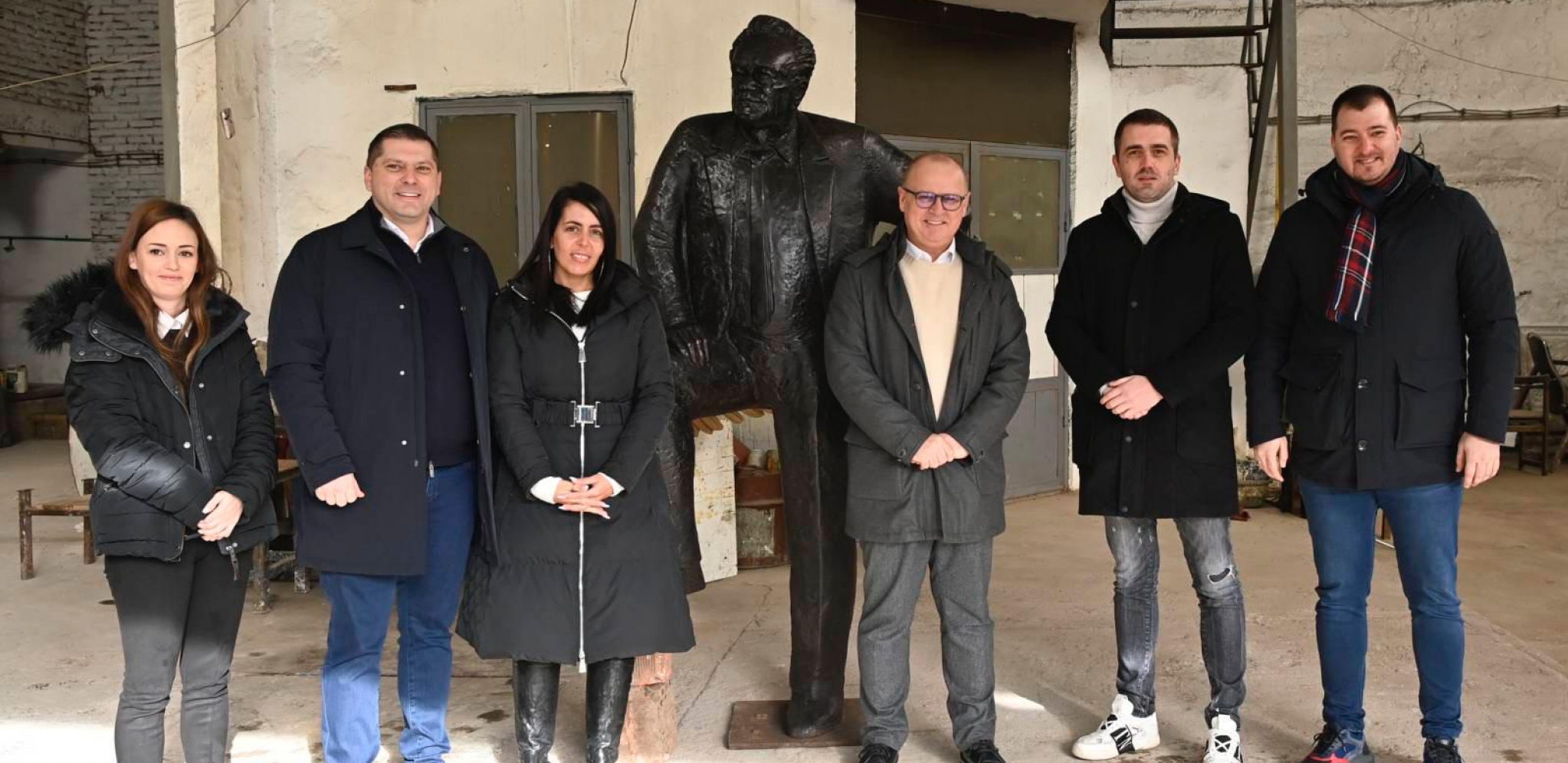 Vesić: Posle 37 godina, Branko Pešić se vraća kući (FOTO)