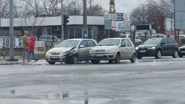 VELIKI SAOBRAĆAJNI UDES KOD BUVLJAKA Lančani sudar nekoliko vozila na Novom Beogradu