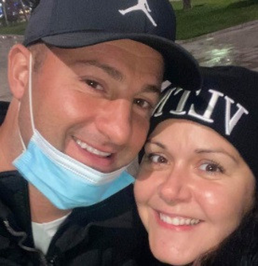 BILA JE NA VRHUNCU MUZIČKE KARIJERE, A ONDA ODJEDNOM NESTALA Pobegla u Azerbejdžan, upecala fudbalera, a evo kako danas izgleda Silvija Nedeljković (FOTO)