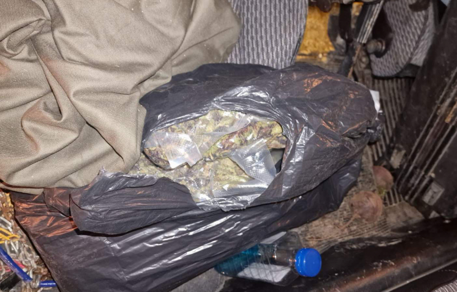 HAPŠENJE U NOVOM PAZARU Bivši policajac u automobilu krio dva kilograma kanabisa!