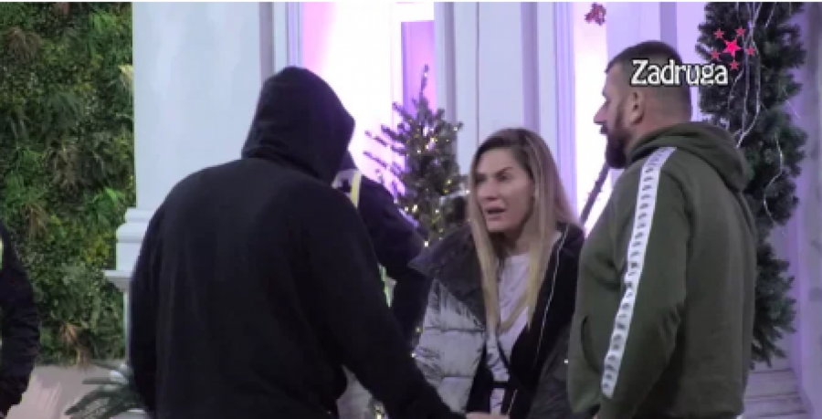 OPET JE IMAO PREKID FILMA Zvezdan Slavnić posle razgovora sa Anom DEMOLIRAO VRATA 