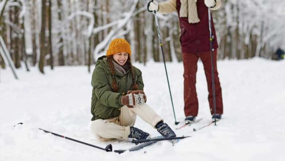 Ako se ne pripremite pre skijanja, povrede su neminovne! Evo kako da sprečite da odmor provedeteu bolnici