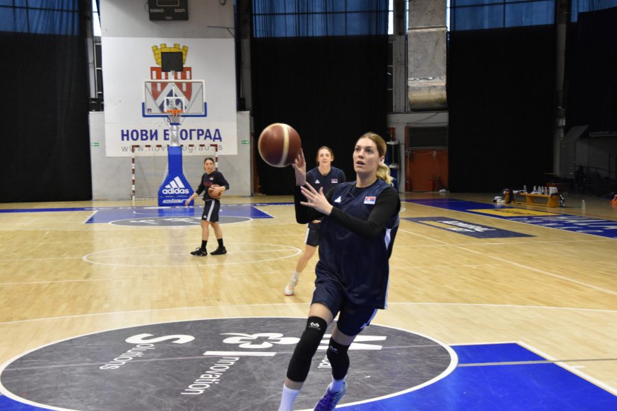 MARINA OKUPILA SVOJE 