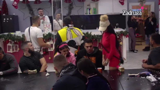 "IZLETELA SAM GOLA IZ STANA I OTIŠLA U POLICIJU!" Anđela iznela JEZIVE DETALJE, a onda ZAKUKALA DA JE ŽRTVA PORODIČNOG NASILJA!