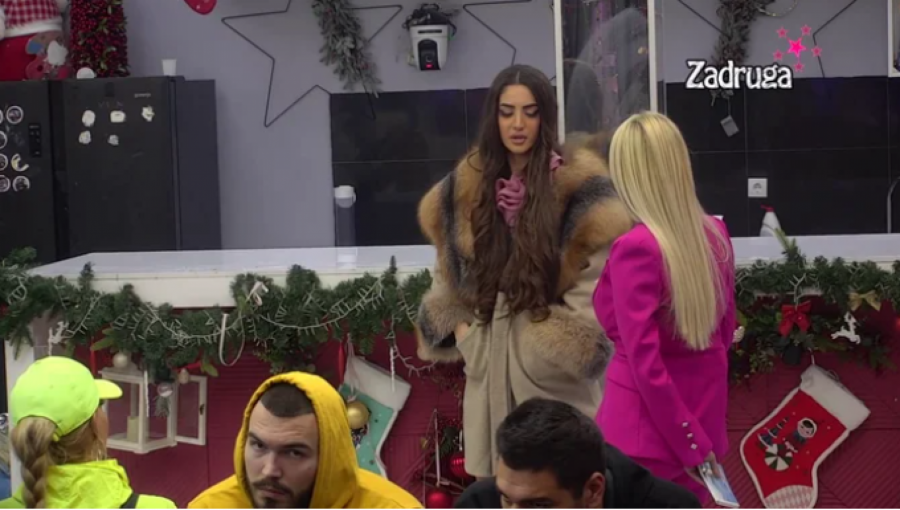 NAKON TEŠKIH REČI Anđela odbrusila oštro Ani  koja joj nije ostala dužna ZADRUGARI IZABRALI STRANU