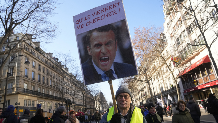 POČELI MASOVNI PROTESTI U FRANCUSKOJ Hiljade radnika na ulicama (FOTO)