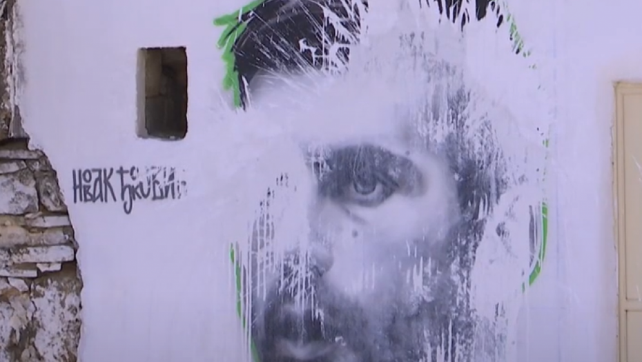 NOVAK NIJE RATNI ZLOČINAC Srbi na Kosovu besni zbog vandalskog čina, Đokovićev mural je simbol slobode (VIDEO)