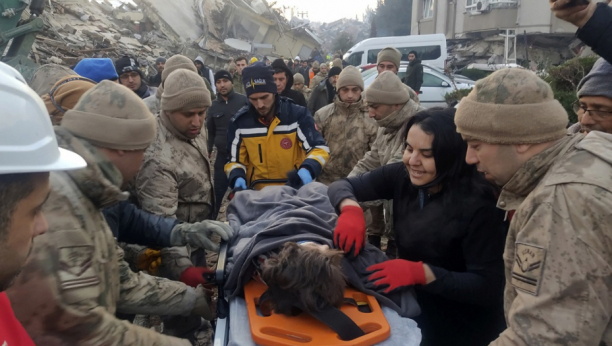 SPASIOCI GA NAŠLI U NARUČJU MAJKE Evo ko je dečak srpskog porekla koji je stradao u zemljotresu u Turskoj