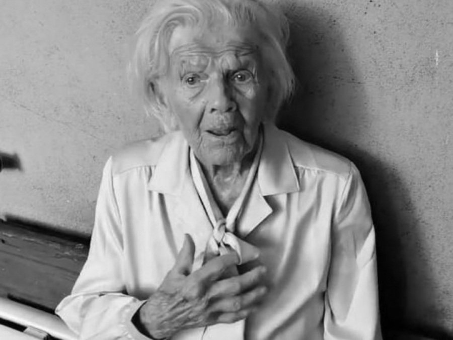 NJIHOVA LJUBAVNA PRIČA OSTAVLJA BEZ DAHA Ovako se Branka Veselinović upoznala sa Mlađom: REKAO NAM JE DA AKO OSTANEMO ZAJEDNO NEĆEMO IMATI DECU!