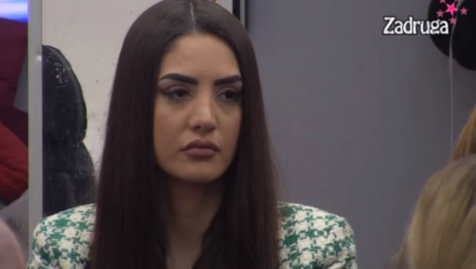 ISPLIVALE SVE MRAČNE TAJNE PORODICE ANĐELE ĐURIČIĆ Evo na koji način zgrću OGROMAN NOVAC, a nakon OVE SMRTI SVE SE PREKRENULO