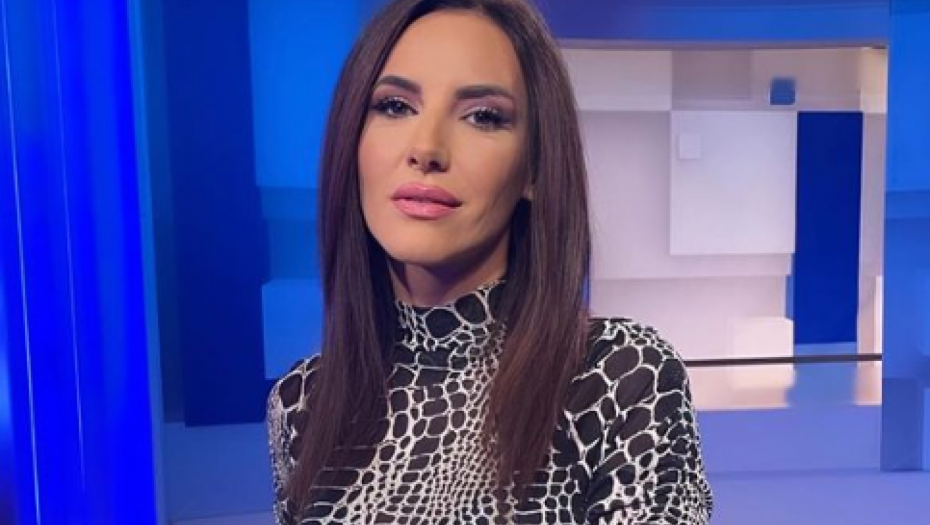 EVO ZAŠTO GLEDAOCI DANAS NEPRESTANO KOMENTARIŠU VODITELJKU PRVE Samo da vidite u kakvom izdanju se pojavila uživo, zaboleće vas glava (FOTO)