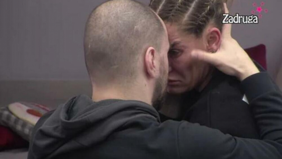 ANA SLOMLJENA NAKON ŠTO JE ZVEZDAN NASRNUO NA NJU Guši se u suzama od šoka, a onda zajecala ""SAMO ŠTO NOKAUT NISAM DOBILA"