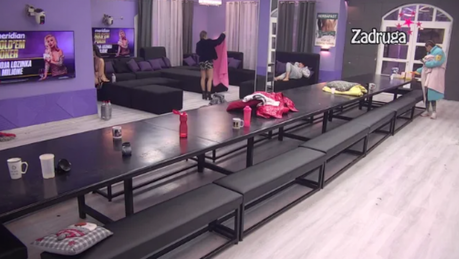 ZADRUGARI ZANEMELI NAKON ONOGA ŠTO IM JE PRIREDIO VELIKI ŠEF Nisu ni slutili šta se dešava u Beloj kući dok su bili na rođendanu, ŠOKANTNO!