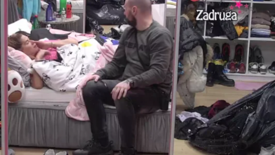 ZVEZDAN SLAVNIĆ OČAJAN Seo na krevet i bezvoljno gleda u jednu tačku, Ana u šoku!