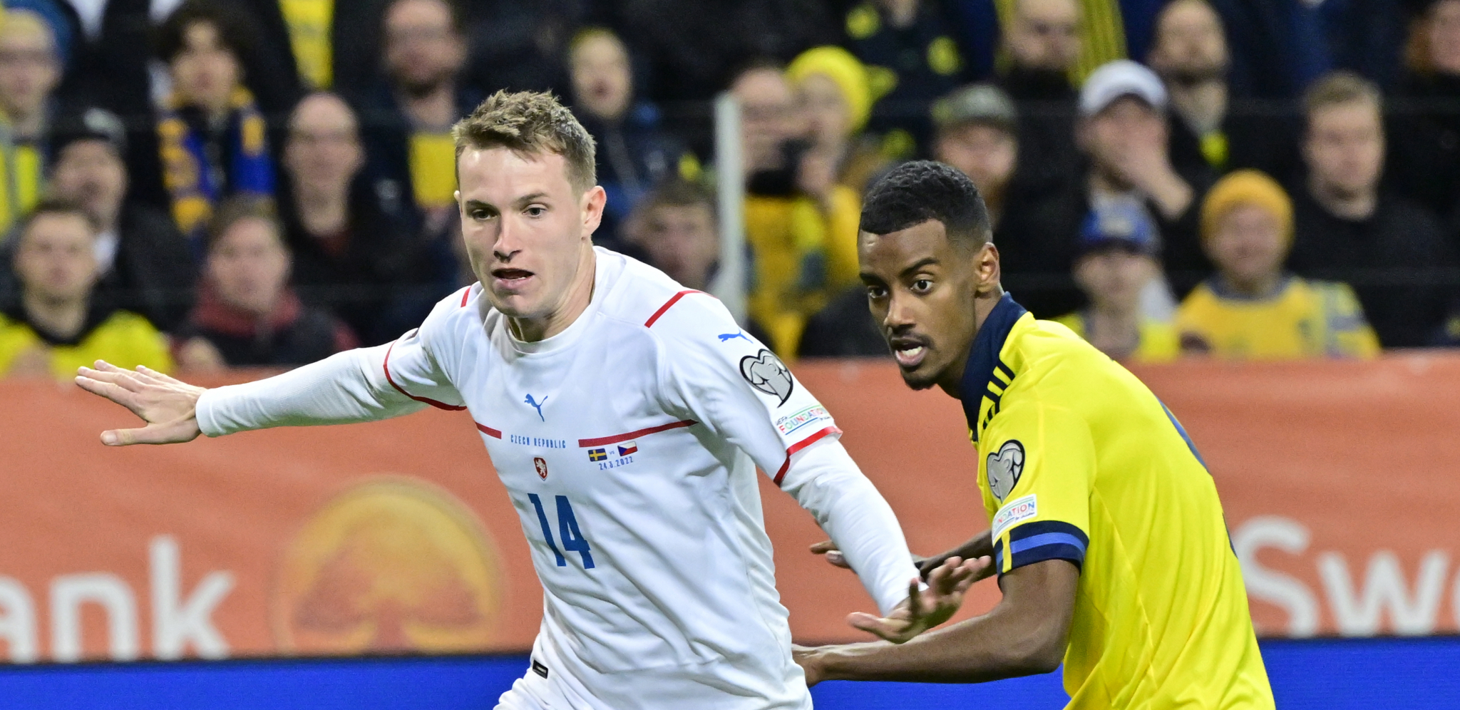 ČEH ŠOKIRAO PRIZNANJEM DA JE HOMOSEKSUALAC Oglasila se njegova bivša sa kojom ima sina (FOTO)