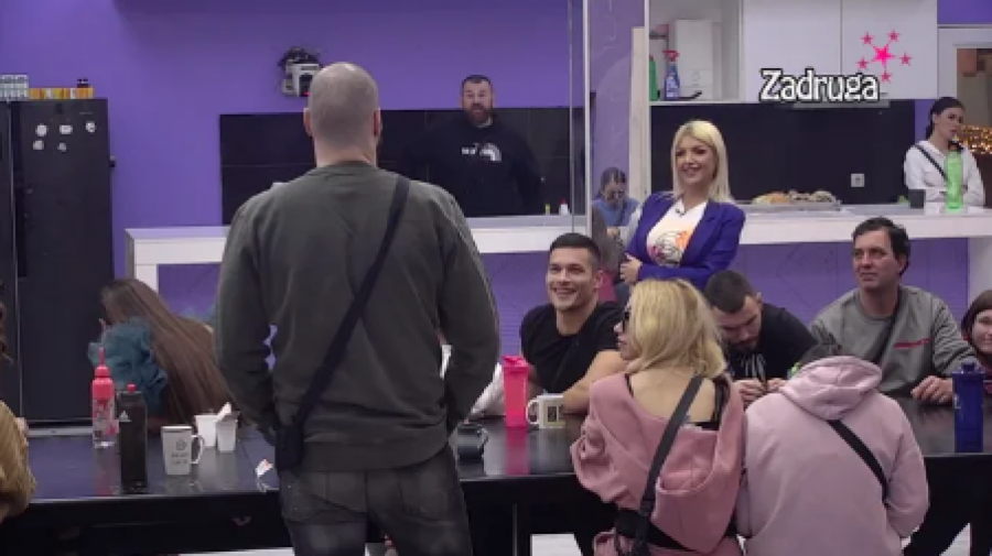 OPŠTI HAOS U BELOJ KUĆI Mikica Bojanić u IZOLACIJU poslao NJIH, ovo će SVE PROMENITI