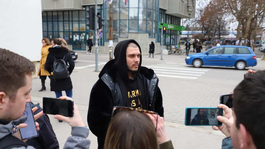 Dejan i David na suđenju