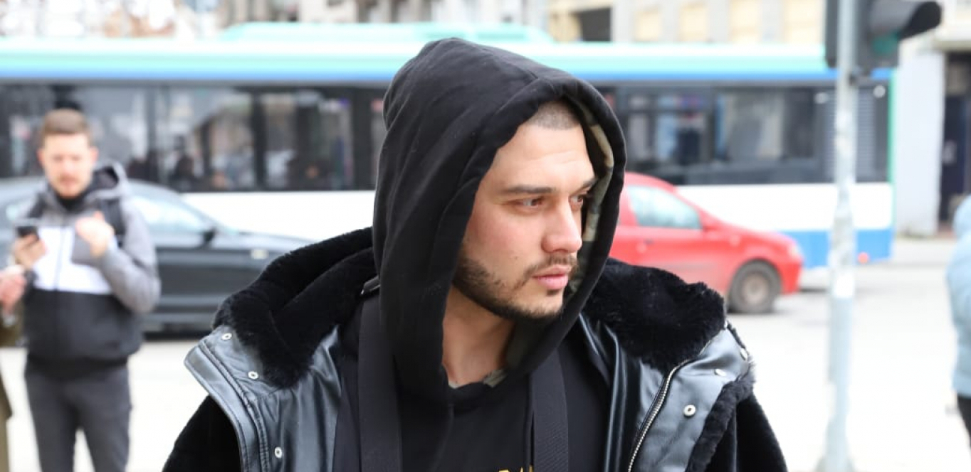 KONAČNO SE RAZVODE Danas se održava poslednje ročiste Dalile i Dejana: DRAGOJEVIĆ NIJE DOŠAO SAM ISPRED SUDA (FOTO+VIDEO)