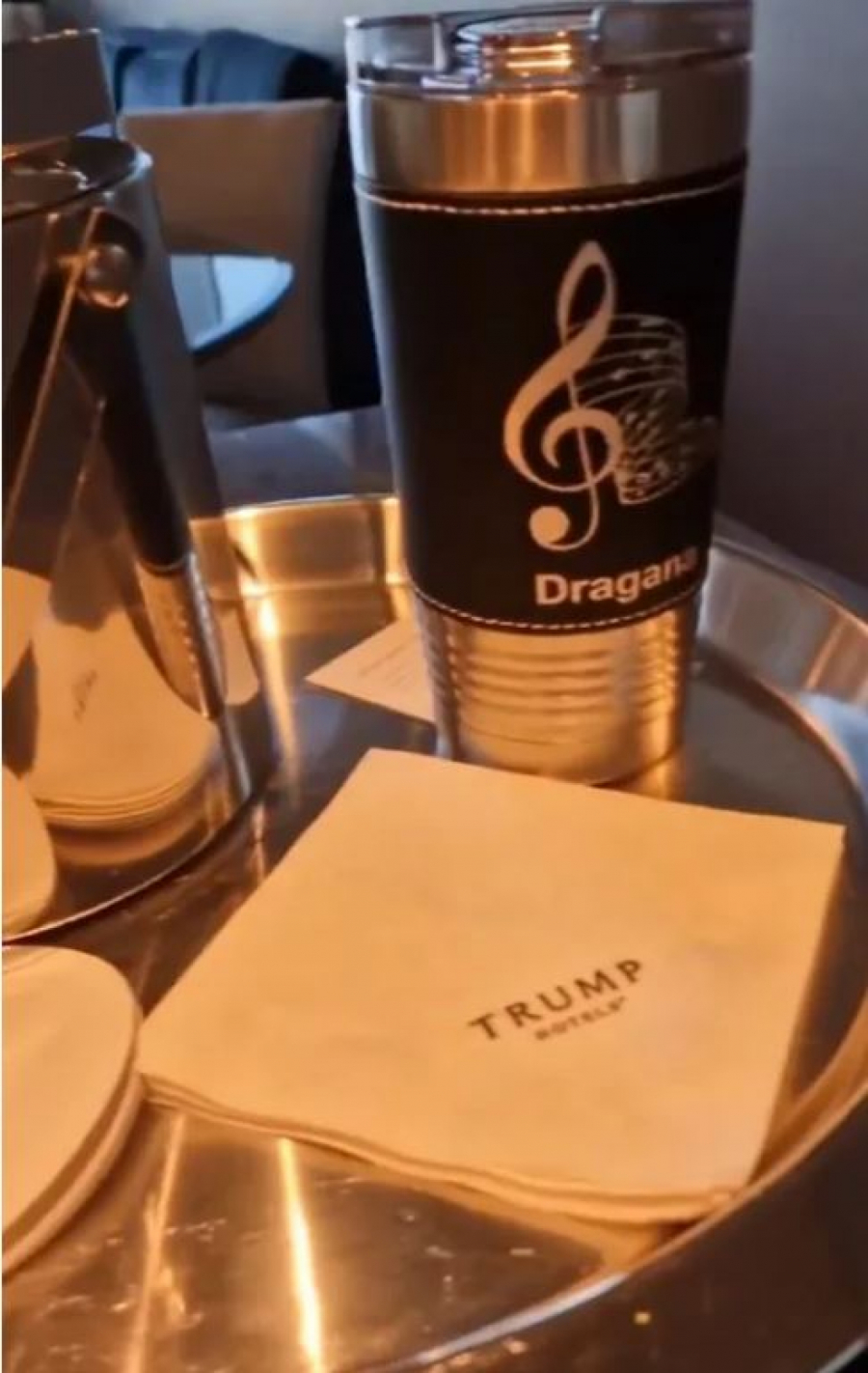 Dragana Mirković odmara u luksuznom hotelu Donalda Trampa Okružena zlatom sa svih strana (FOTO)