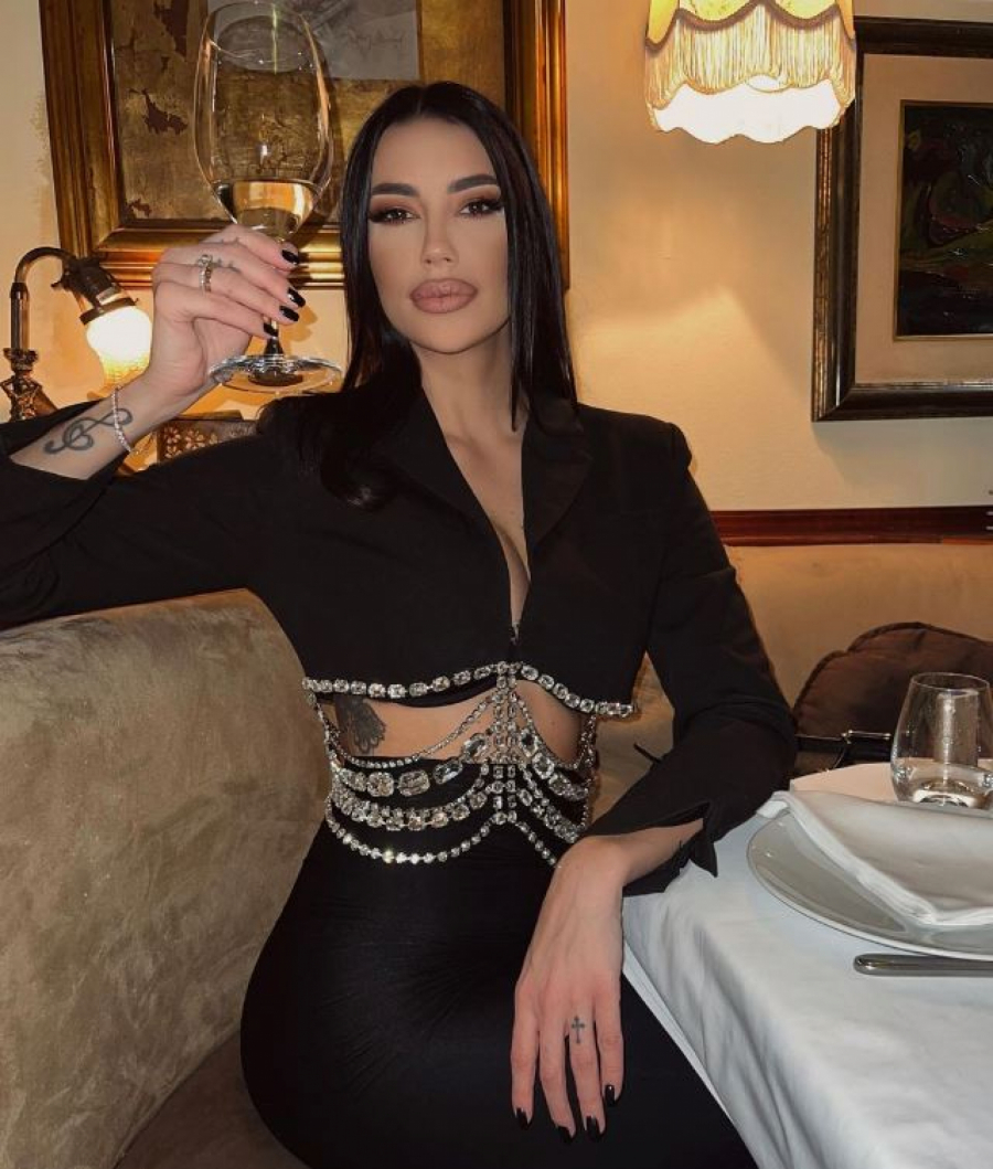 KAĆA GRUJIĆ ZAPEVALA UŽIVO PA ŠOKIRALA SVE Zvuči bolje nego na CD- u! (FOTO + VIDEO)