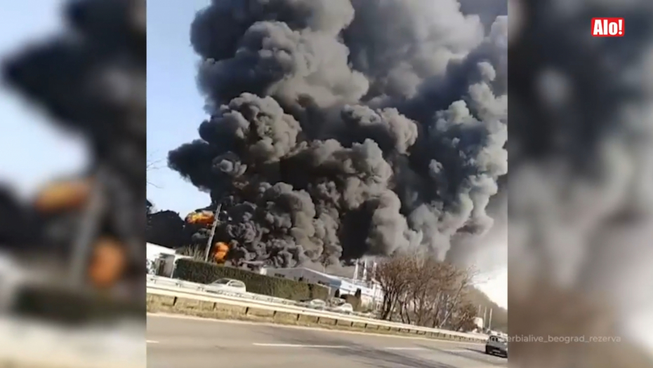 LOKALIZOVAN VELIKI POŽAR NA GALENICI Pucale gume, objekat i sva vulkanizerska roba planuli za pet minuta!
