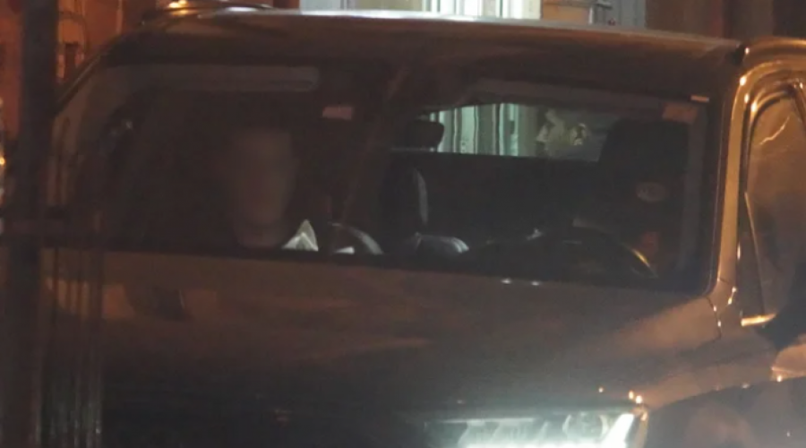 EDITA UHVAĆENA SA NEPOZNATIM MUŠKARCEM! Sve vreme su bili prisni a ona vidno raspoložena