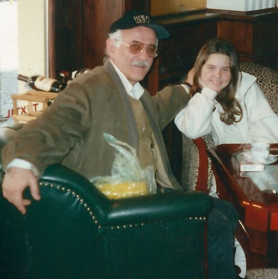 Kornelije Kovač dobio je Karađorđevu zvezdu, a orden je lično uručio Aleksandar Vučić njegovoj najmlađoh ćerki Anji Kovač (VIDEO)