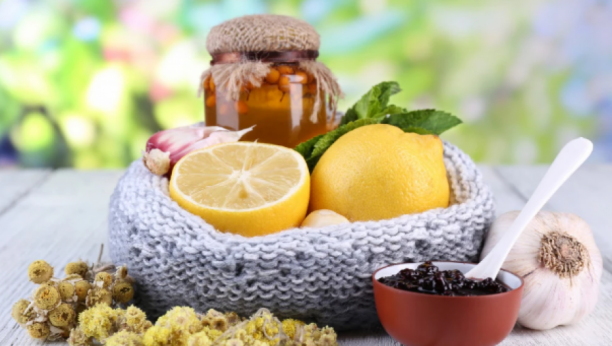 SALO NA STOMAKU I LENJA CREVA Napravite kućni koktel koji će vam pomoći da ubrzate metabolizam na maksimum