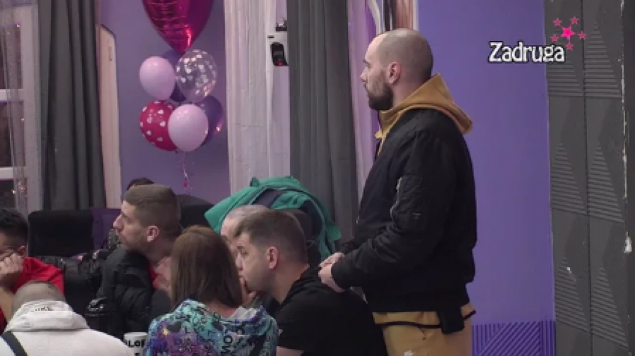 OVO JE SVE JEFTINA PATETIKA Miljana počela da bljuje vatru na Anu, napala je da NAMERNO provocira Zvezdana: ŽANA ODMAH SKOČILA DA ODBRANI DRUGARICU