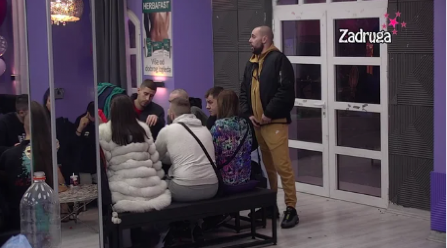 OVO JE SVE JEFTINA PATETIKA Miljana počela da bljuje vatru na Anu, napala je da NAMERNO provocira Zvezdana: ŽANA ODMAH SKOČILA DA ODBRANI DRUGARICU