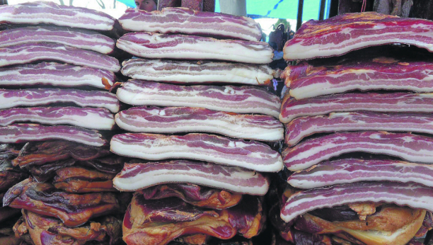 IZLET KAKAV SE SAMO POŽELETI MOŽE Evo kada se održava čuvena „Slaninijada“ u Kačarevu