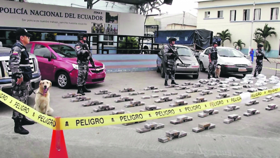 SKANDAL! SUDIJA POZNATOM KRIMOSU SMANJIO KAZNU JER ČITA KNJIGE I PRAVI LEP ORIGAMI Protivustavno omogućio Eskobaru da ranije izađe iz zatvora