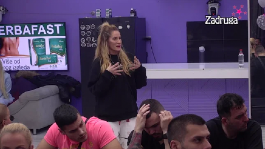 NIJE MOGLA NI DA ODGLEDA Ana sa GAĐENJEM gledala svađu Anđele i Zvezdana, on se pita što je bila sa njim kad je znala da je KRETEN