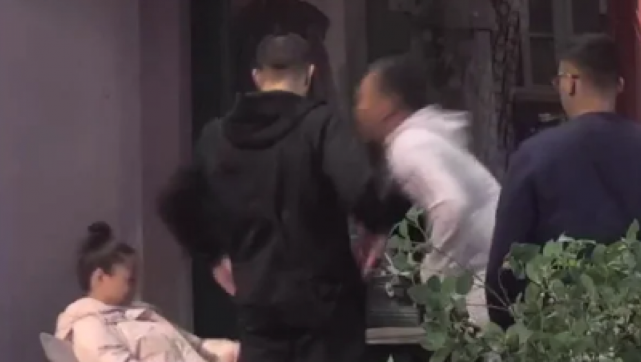 HAOS NA IMANJU Neca PLJUNUO Aleksandru pred Dragićem, Ivan odmah skočio da je odbrani (VIDEO)