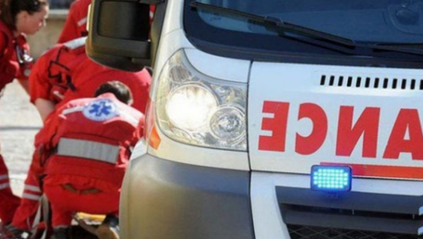 PREVRNULA SE "ŠKODA" NA NOVOM BEOGRADU Povređena ženska osoba prevezena u bolnicu u Zemun