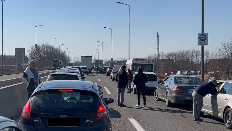 CRNI PETAK! TUŽILAC ZAVRŠIO UVIĐAJ U stravičnom sudaru kod Banjaluke poginuli vozač i suvozač u „kediju“