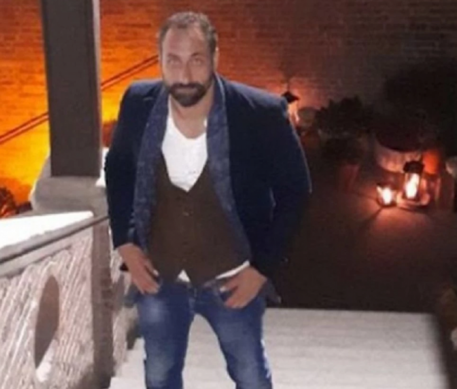 OVAJ FRAJER JE PRVI MUŽ EMINE JAHOVIĆ Pobegla od kuće i maloletna se udala za njega, a onda se desio ŠOK PREOKRET (FOTO)