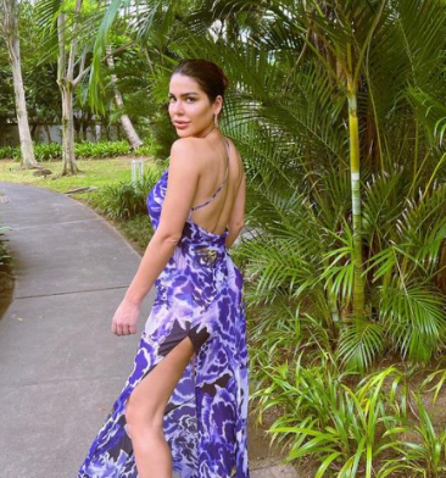 ŠIROKO Pop pevačica odrešila kesu na letovanje usred zime: Marina na Mauricijus pukla 10.000 evra