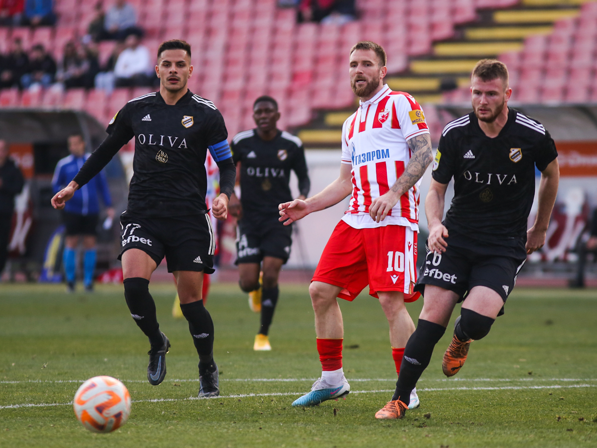 ZVEZDA SE IGRALA SA REDOVNOM MUŠTERIJOM Crveno-beli lako slavili u derbiju kola