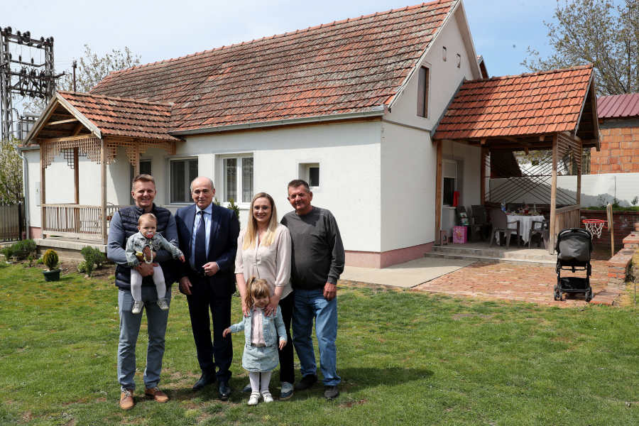 USKORO Uz kuću na selu od države pomoć i do 10.000 evra