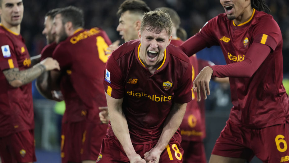 UBEDLJIVA POBEDA "VUČICE" Roma razbila Udineze i gazi ka Ligi šampiona