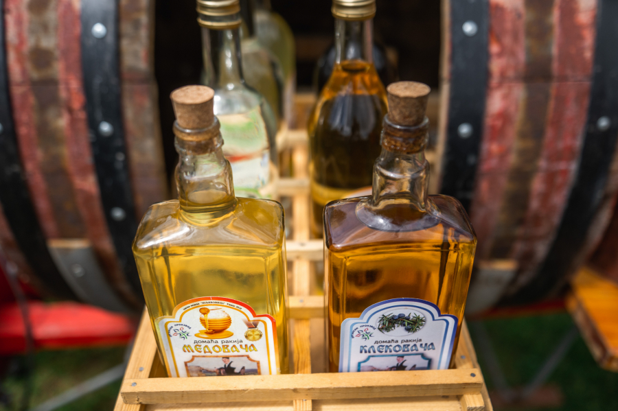 PIĆE KOJE SPAJA SVE Srpska šljivovica upisana na UNESCO-ovu listu nematerijalnog kulturnog nasleđa