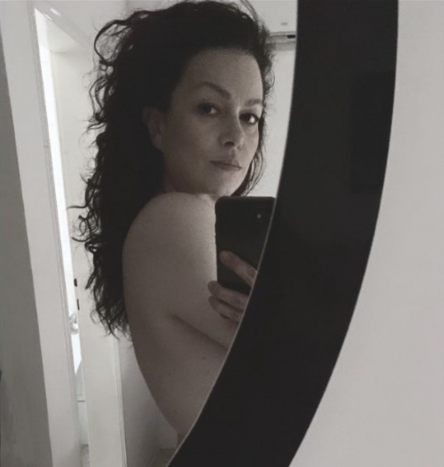 IVANA PETERS GOLA Ceo region u šoku zbog pevačice, niko nije ovo od nje očekivao (FOTO)