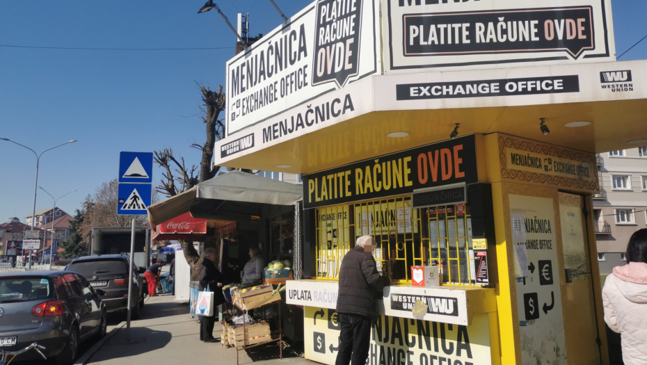 SRAMOTNA KRAĐA U ČAČKU Mladić odneo novac iz kutije za prikupljanje dobrotvornih priloga - ostavio samo sitninu (FOTO/VIDEO)