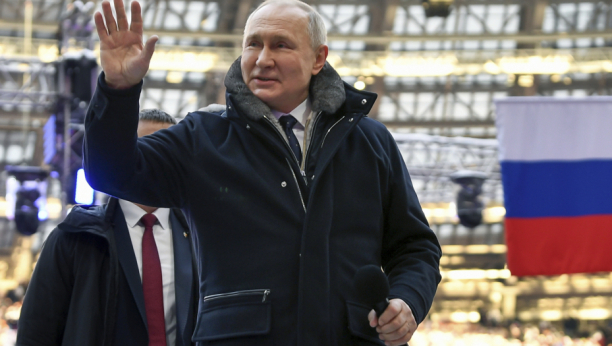 "KAD SE DRŽIMO ZAJEDNO NEMA NAM RAVNIH" Putin održao govor na stadionu (FOTO)