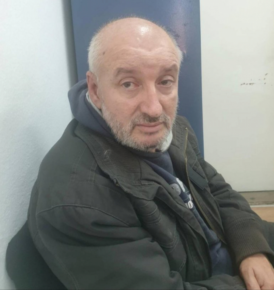 POČELO SUĐENJE ZA TROSTRUKO UBISTVO U ALEKSINCU Džonić doveden s lancima na nogama! (FOTO)